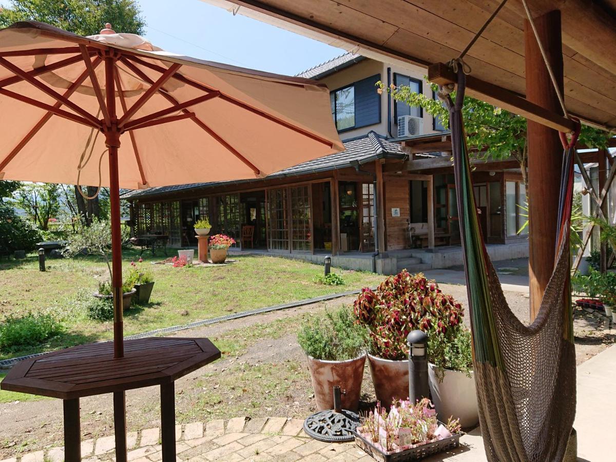 Bed and Breakfast Yufuin Flora House Exterior foto